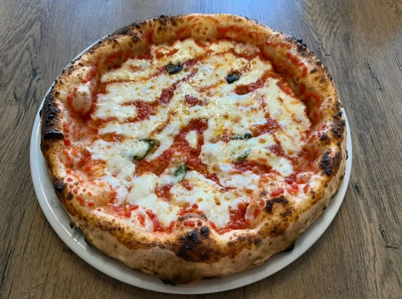 nápolyi stílusú pizza