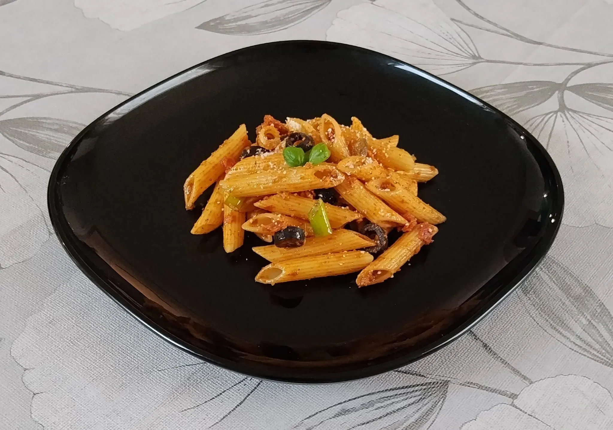 nyári piros pesztós penne