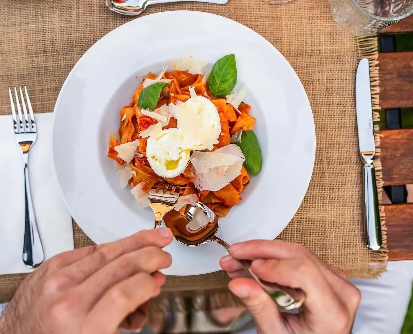 paradicsomos pappardelle burratával és parmezánnal