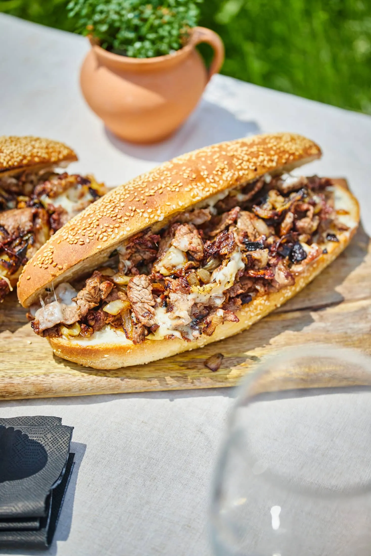 philly-cheesesteak-szendvics-hatszinbol