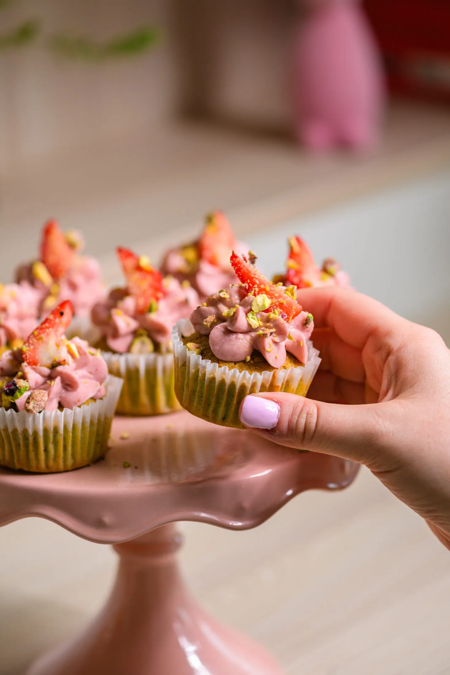 Pisztáciás-epres cupcake recept képpel
