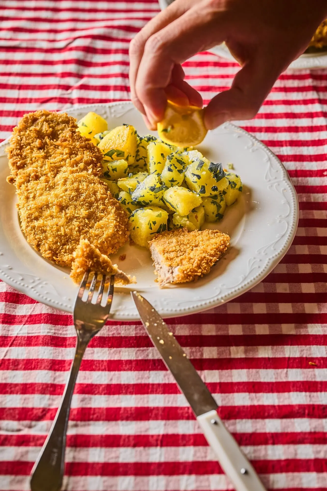 Rántott sertésszűz petrezselymes burgonyával