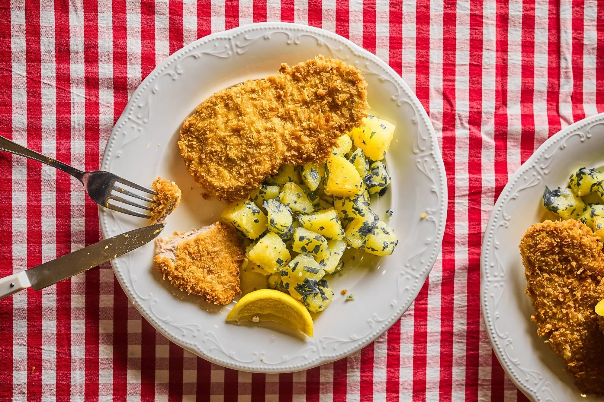 Rántott sertésszűz petrezselymes burgonyával