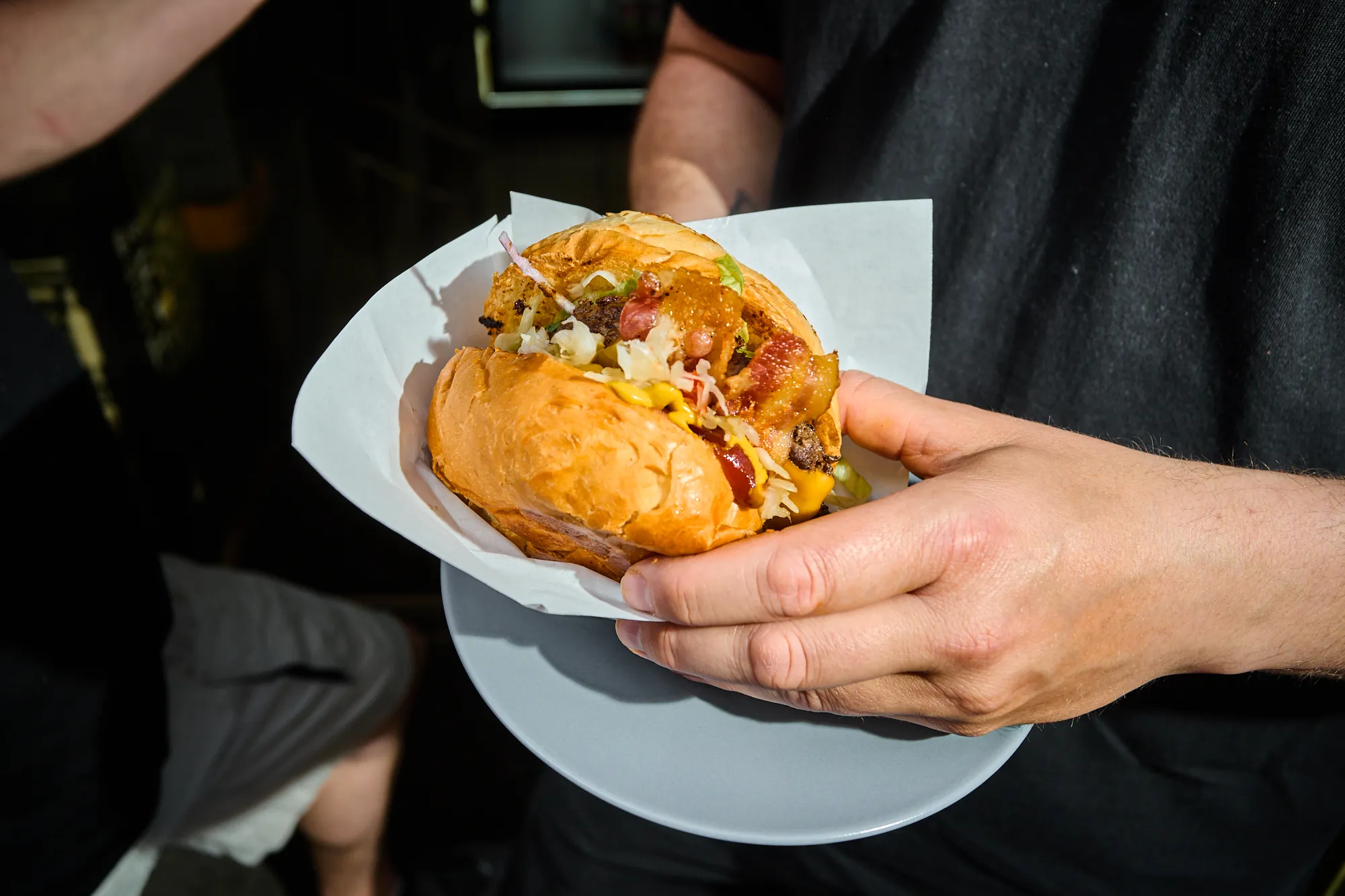 Csalamádés hamburger a Retro Burger kínálatában