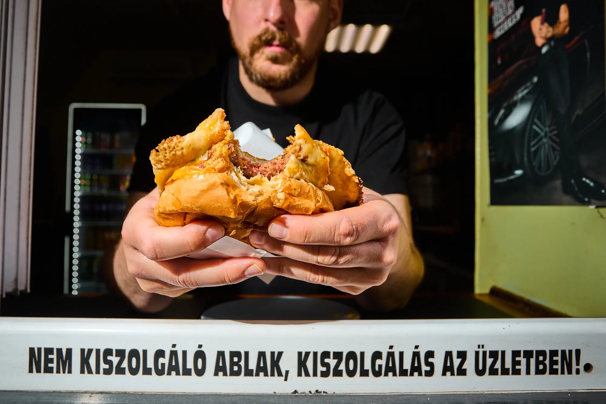 Négysajtos burger a Retro Burger kínálatából