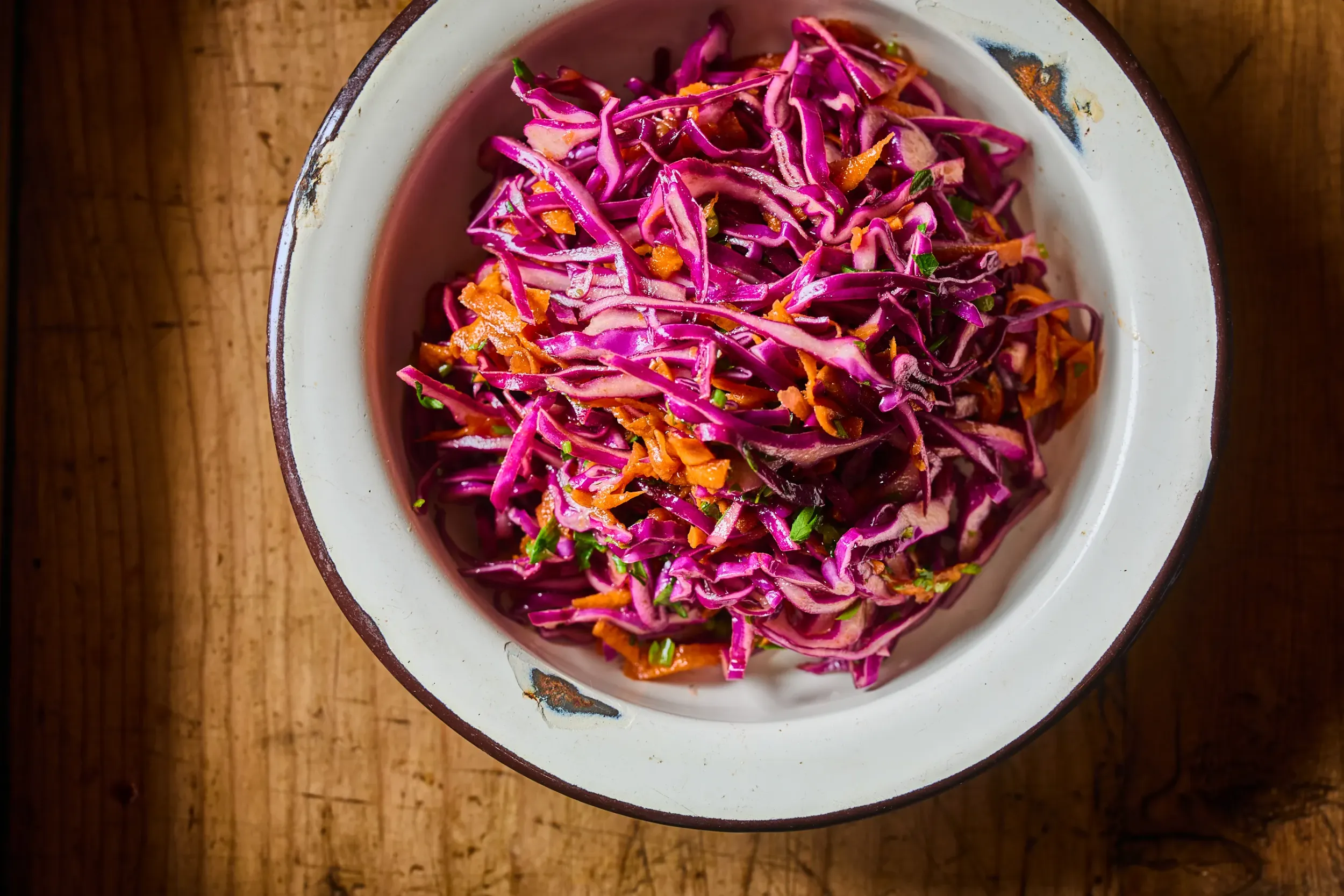 Ropogós lilakáposzta saláta