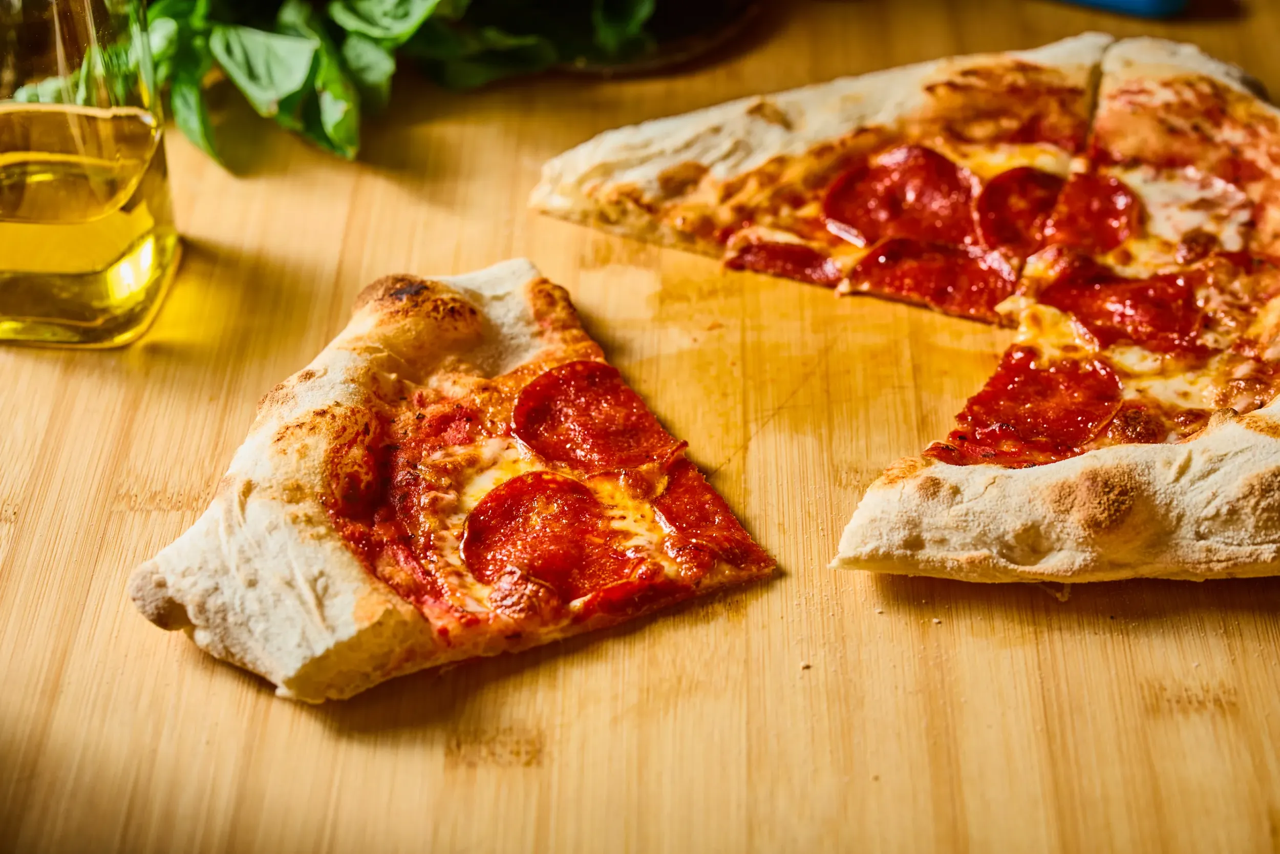 sajtos-szalamis-pizza-2