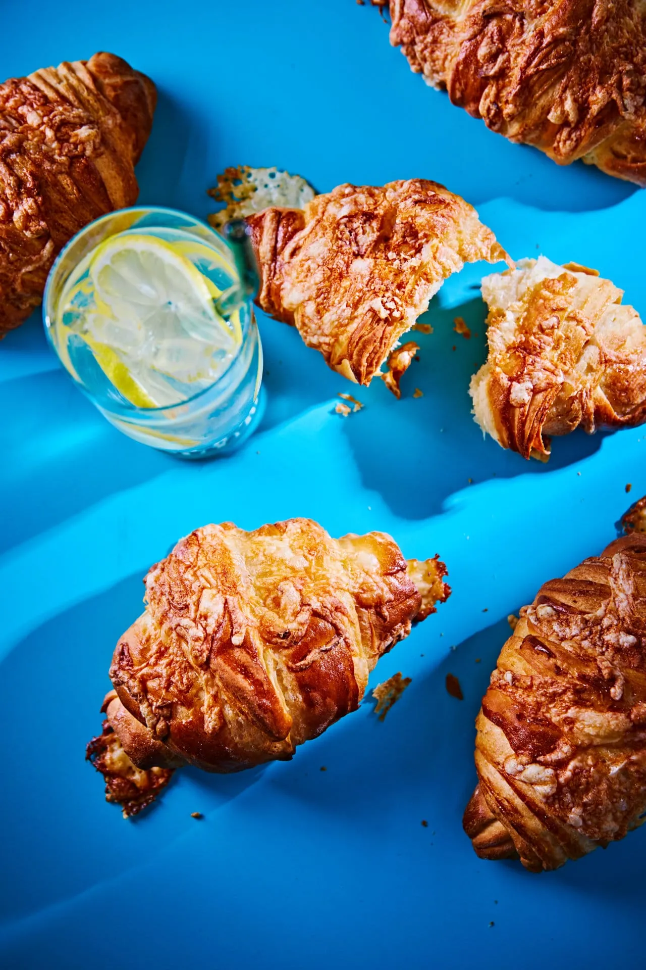 füstölt sajtos croissant
