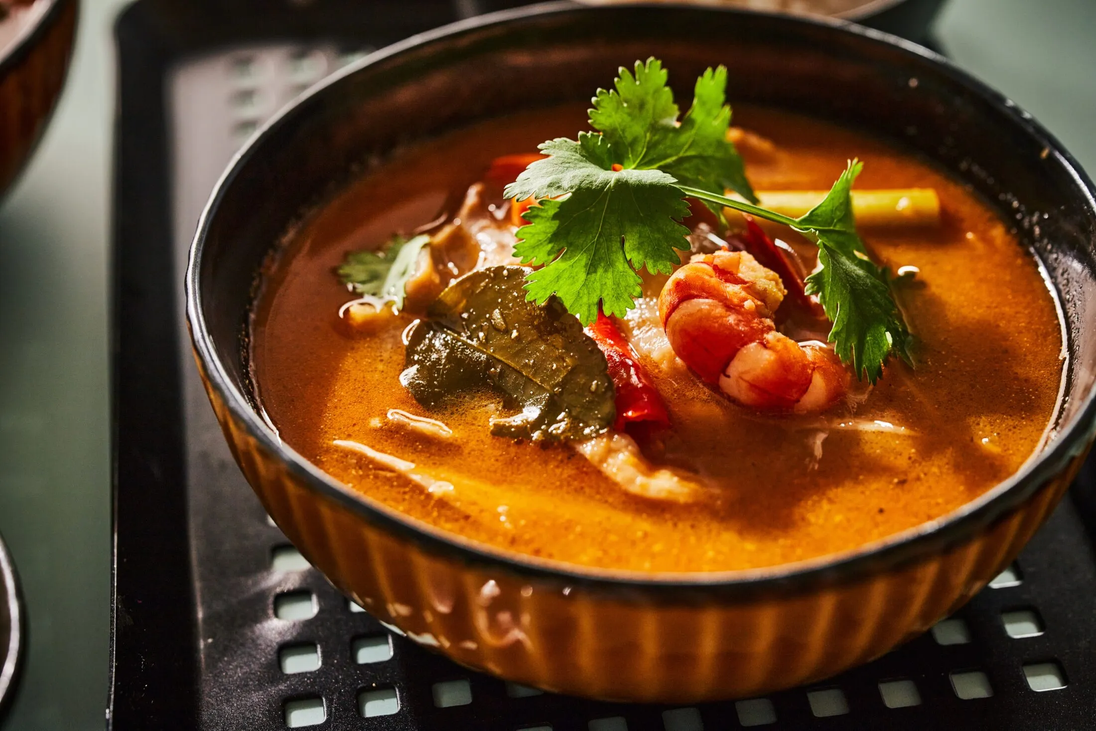 tom-yum-leves1