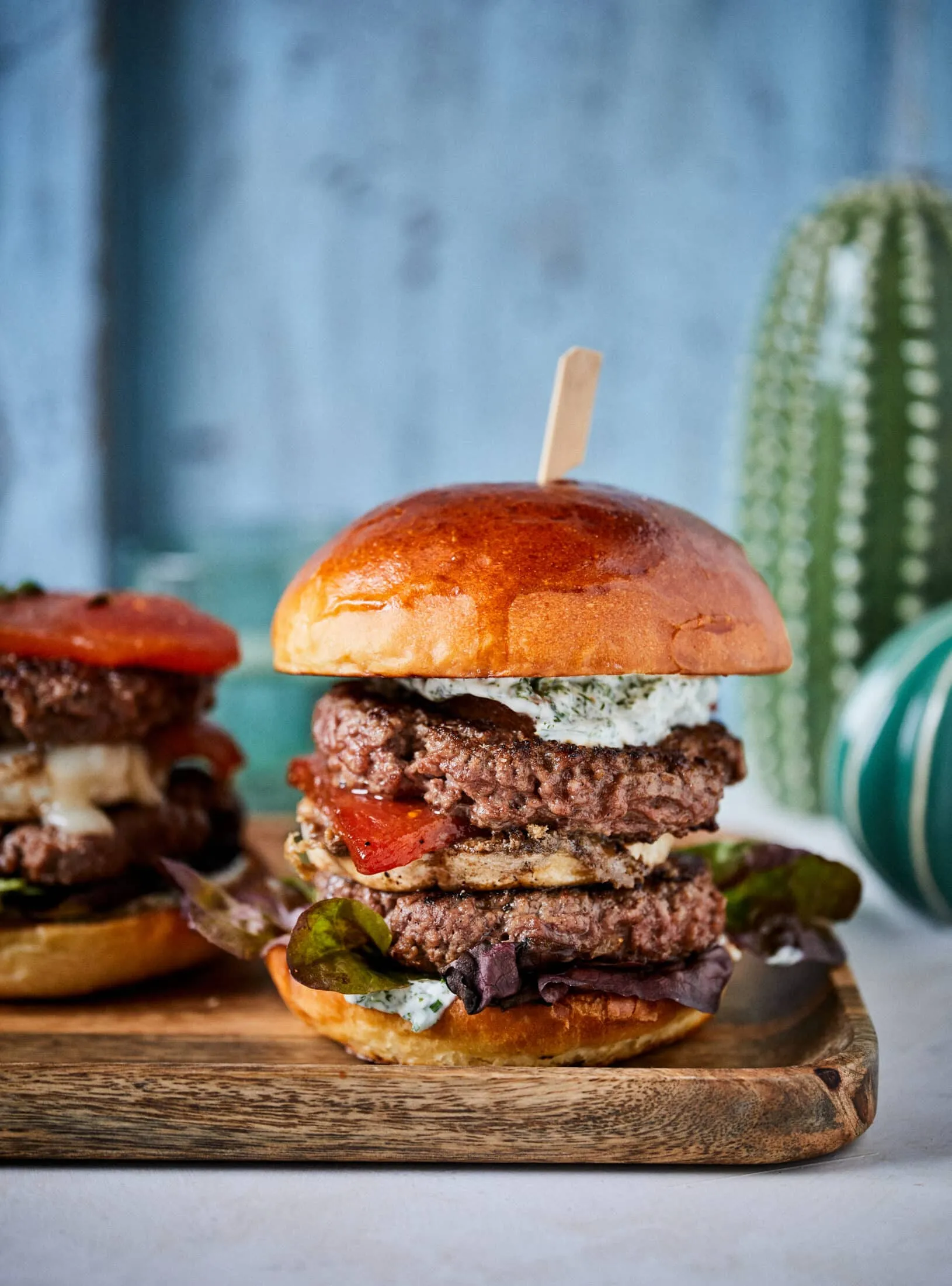 dinnyes-kecskesajtos-marhaburger