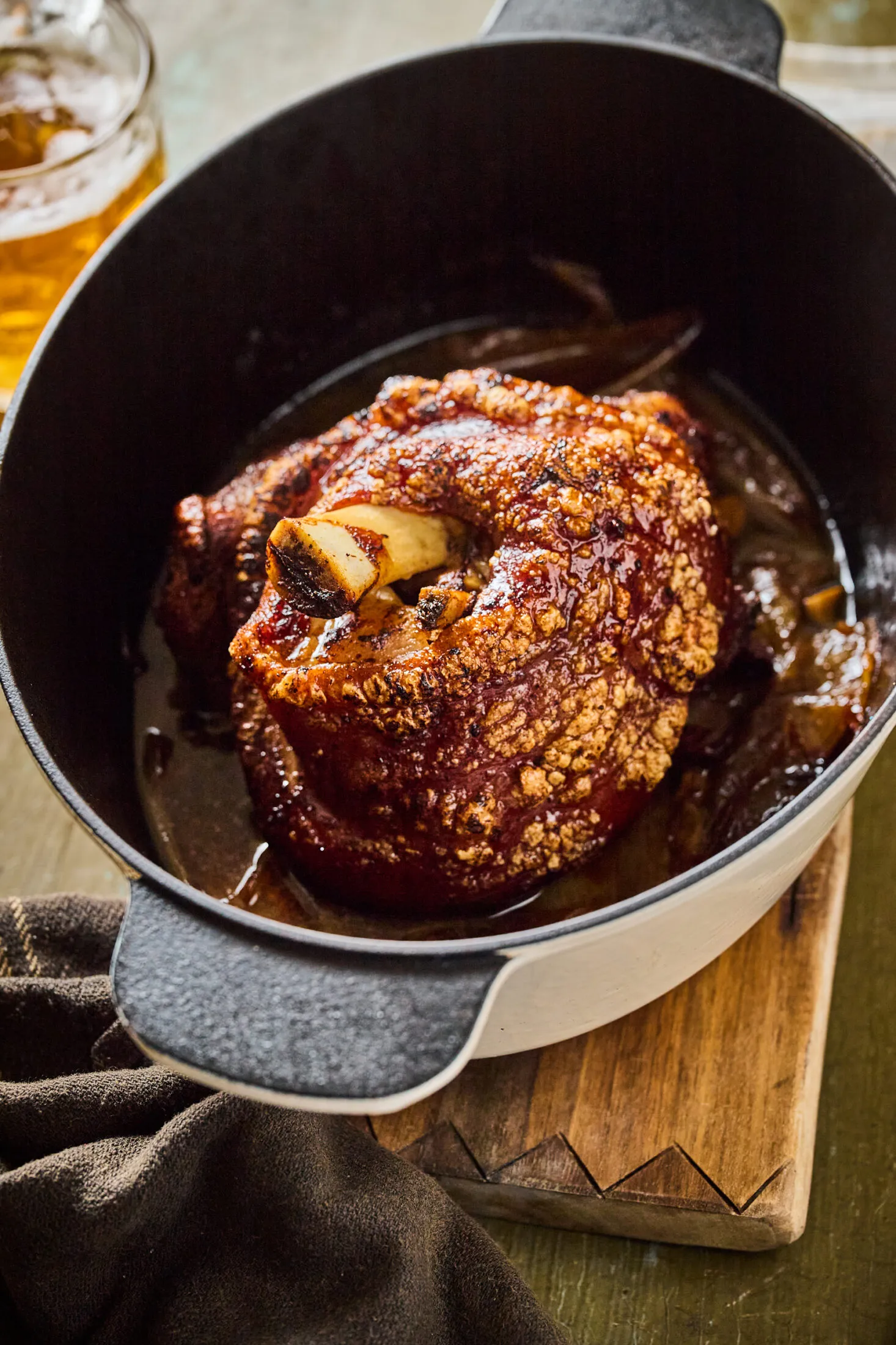 Sörben sült csülök