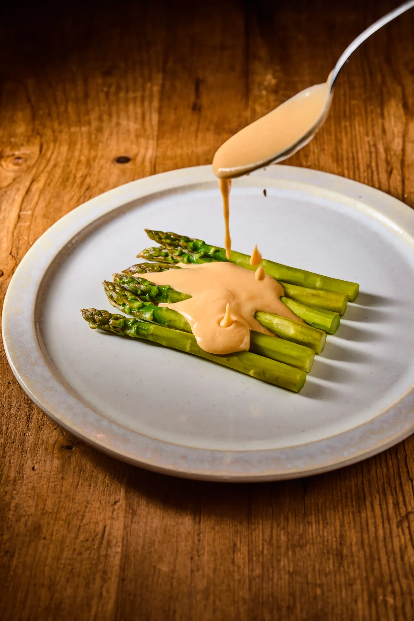 Spárga hollandi mártással