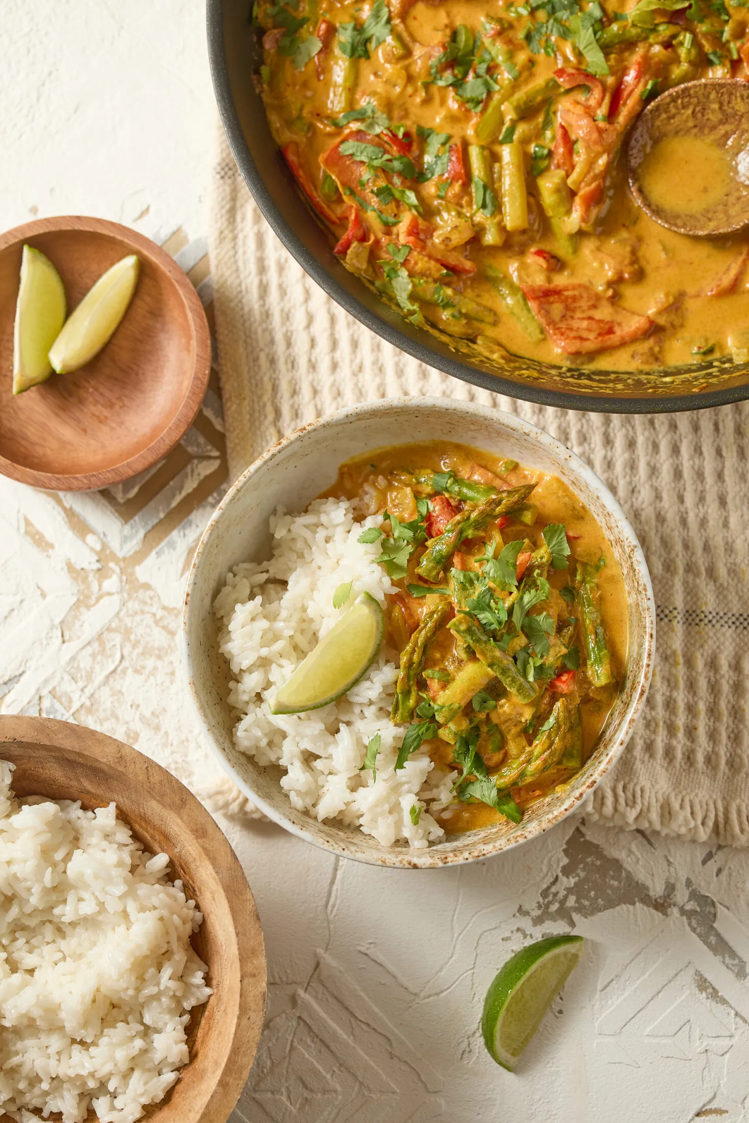 Spárgás curry rizzsel