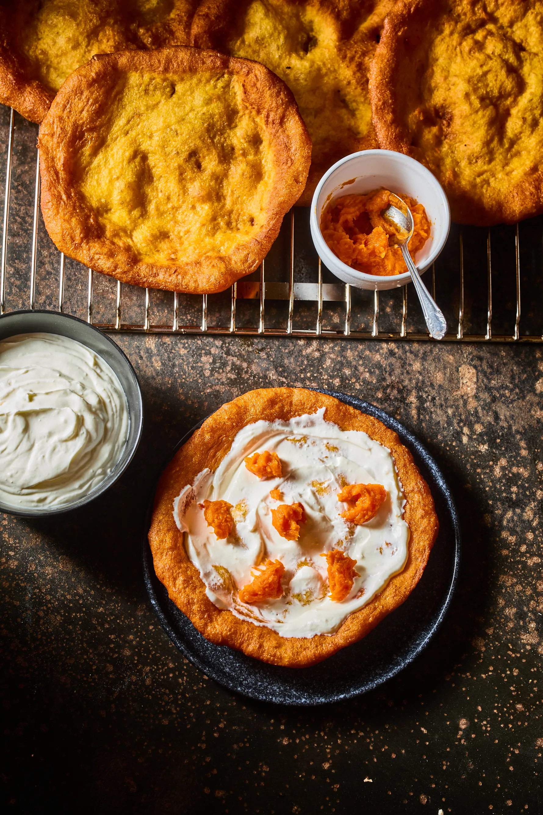 Sütőtökös lángos tejföllel
