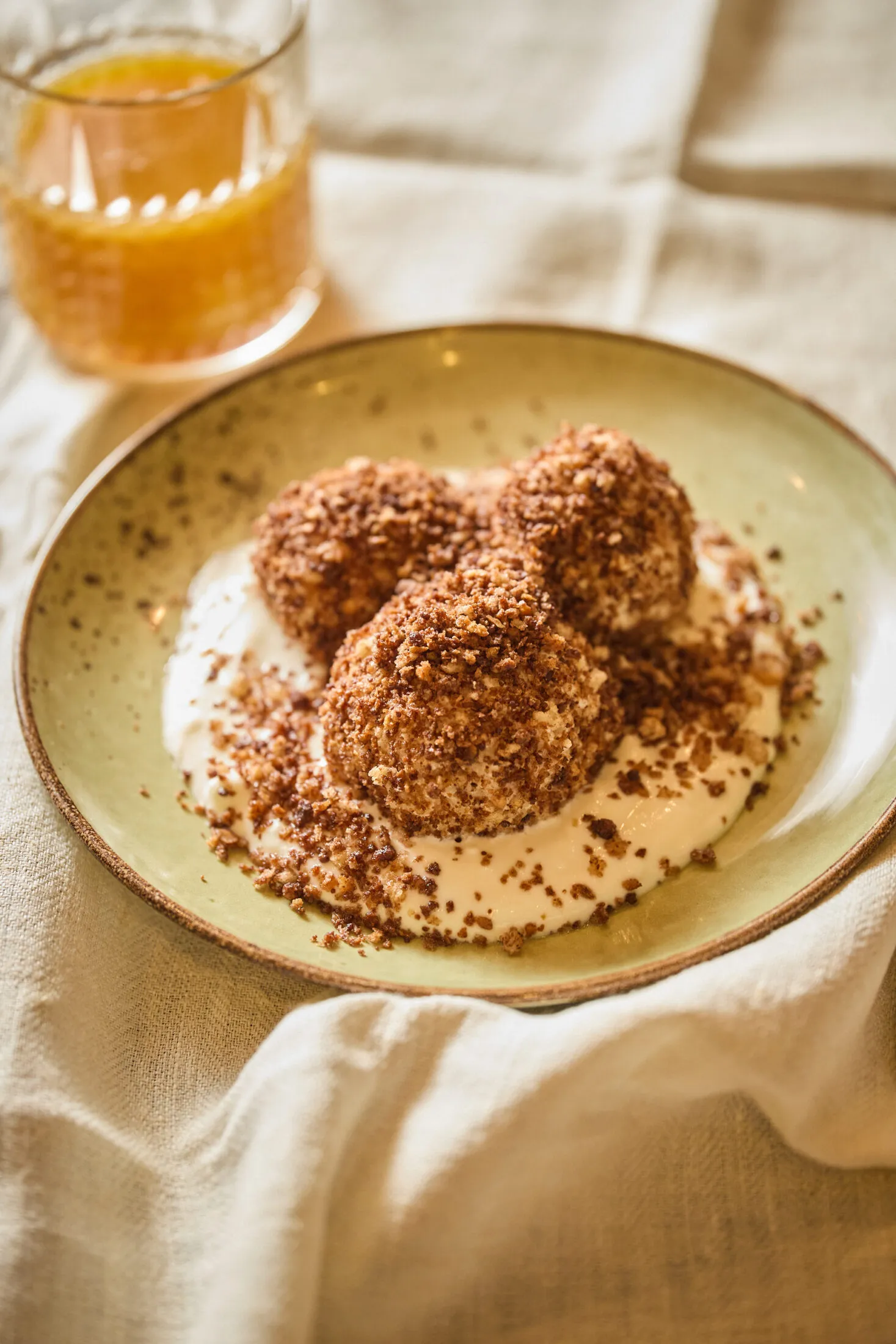 Tejbegrízgombóc kakaós morzsával