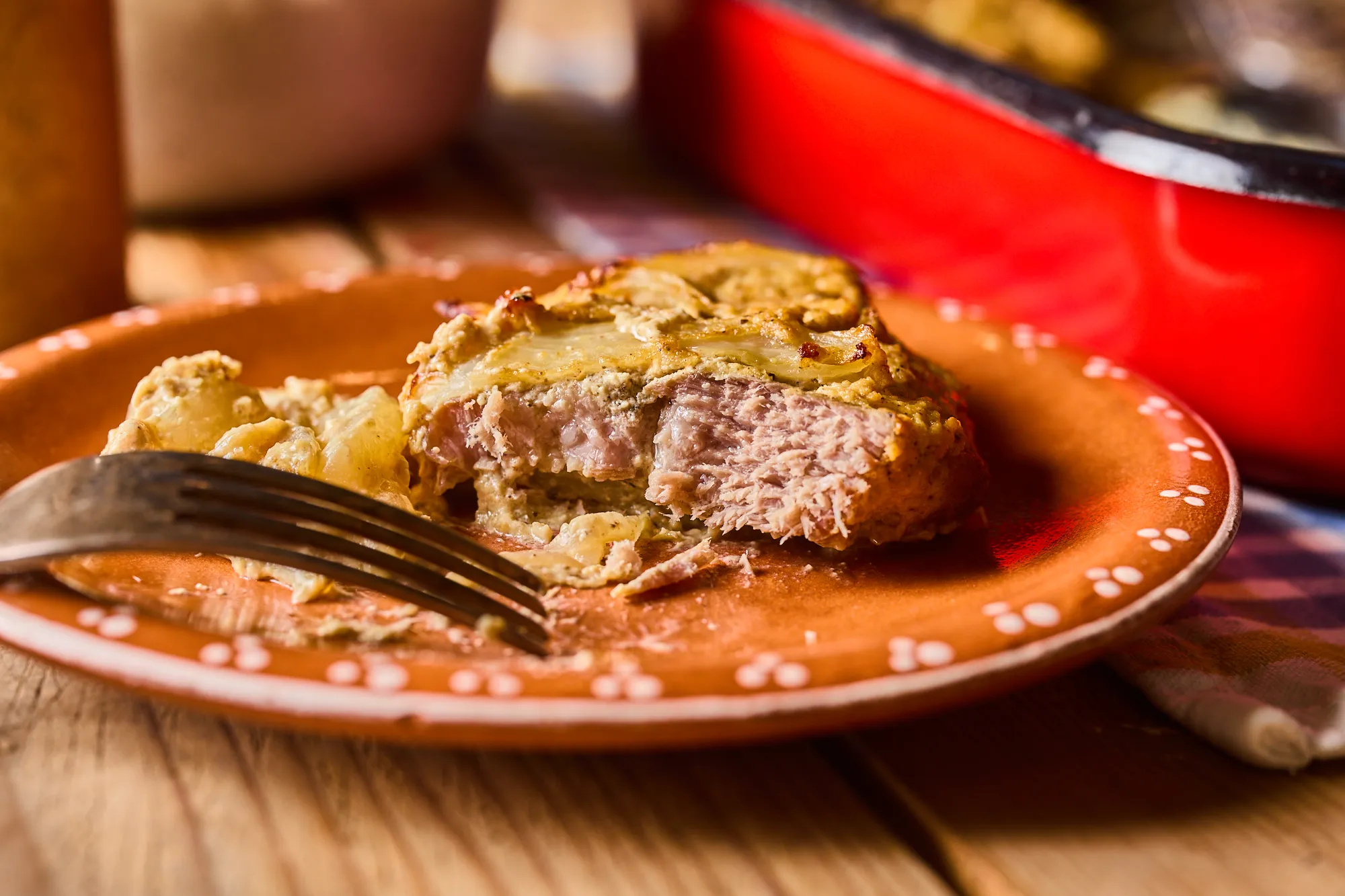 Tejfölös mustáros hús