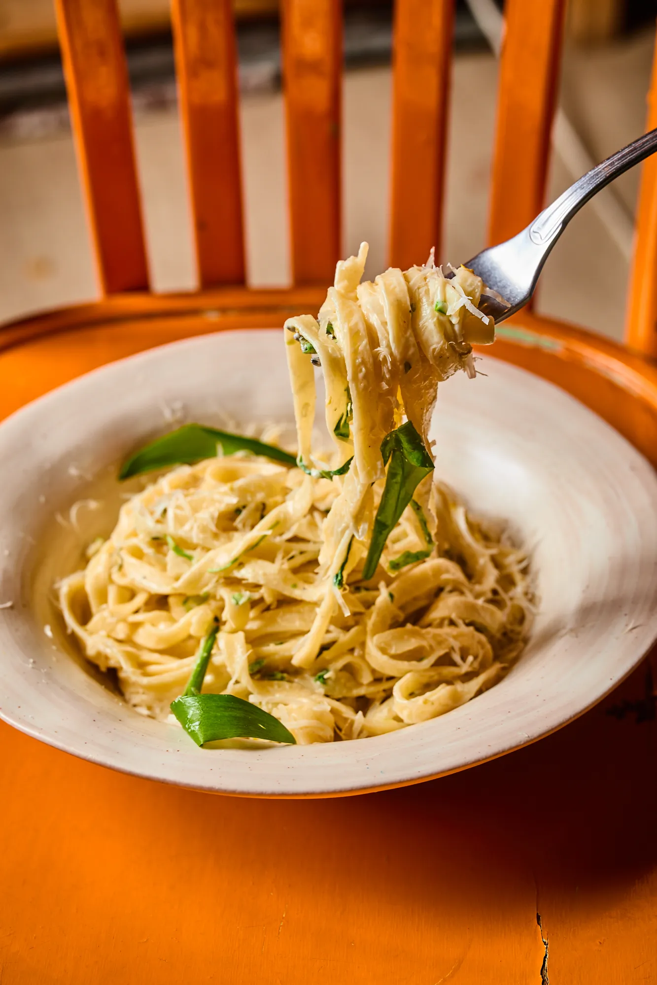 Tejszínes medvehagymás tészta