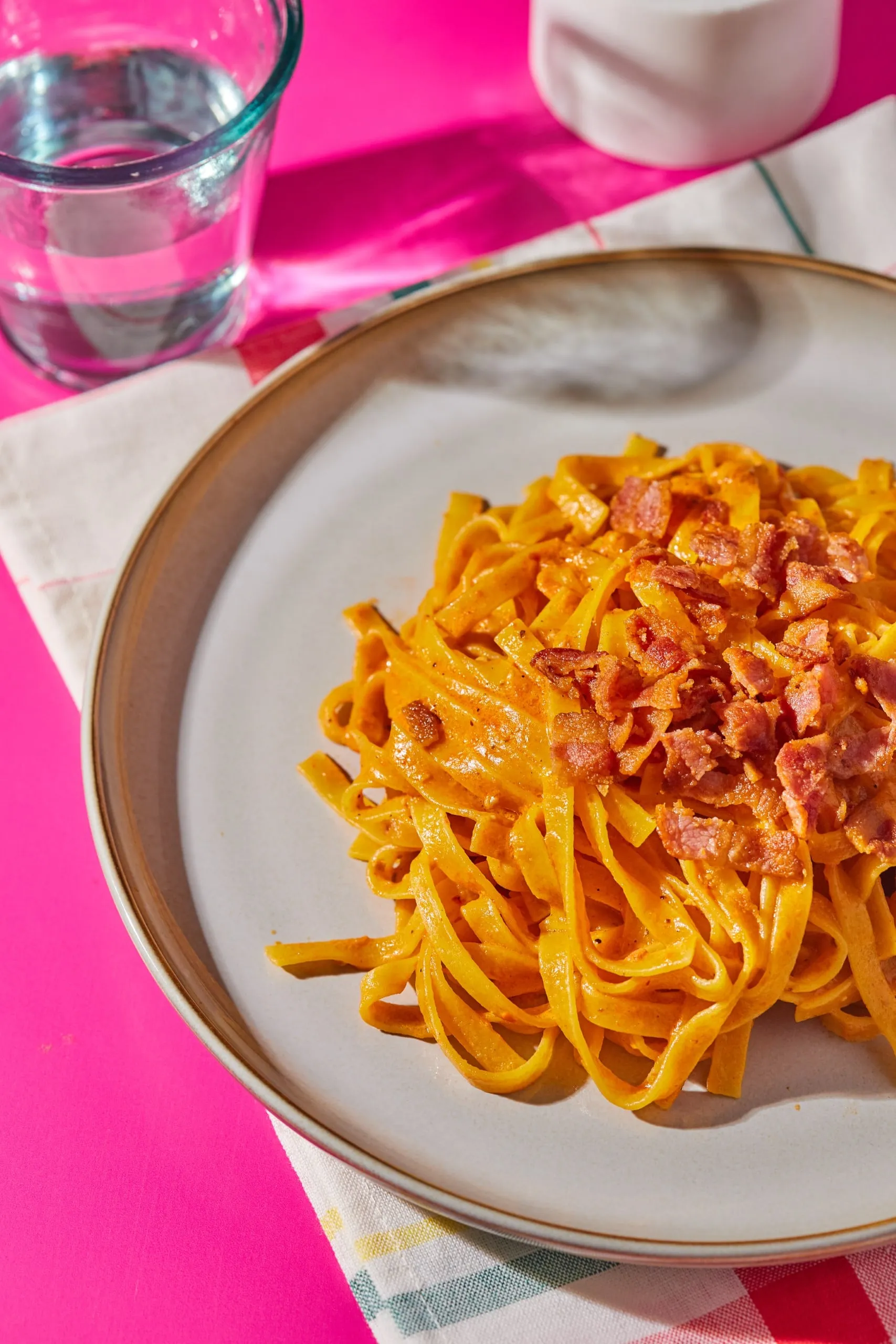 tejszínes-pesztós tészta baconnel