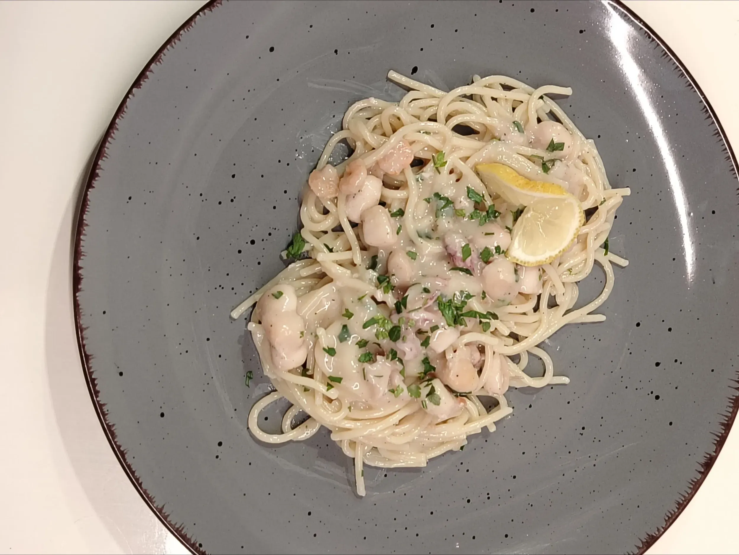 tenger gyümölcsei spagetti