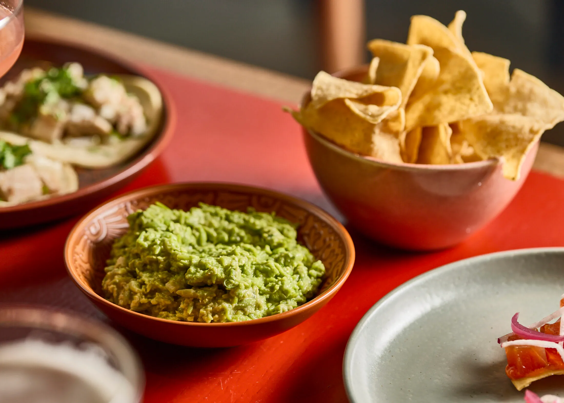 Zöldborsóból készült guacamole