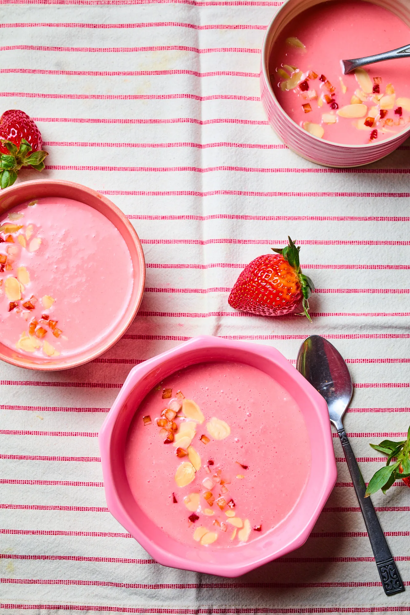 Vaníliás eperkrémleves