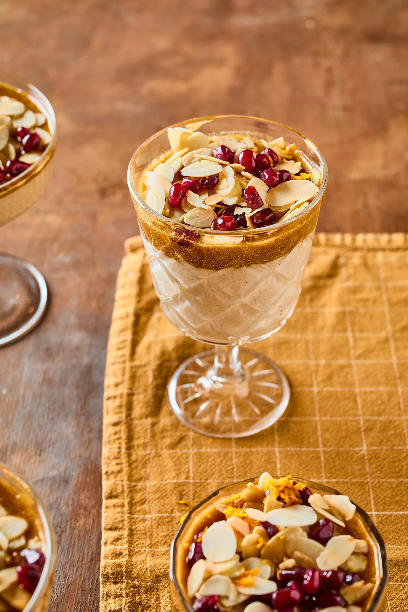 Vegán grízpuding datolyakaramellel