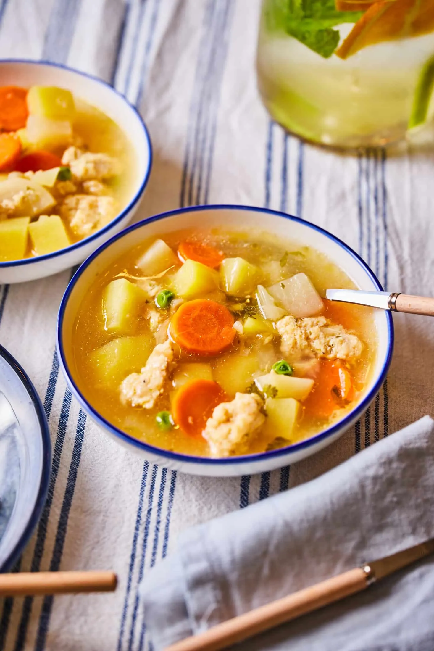 gyerekmenu-zsoltitol-zoldsegleves-fasgaluskaval