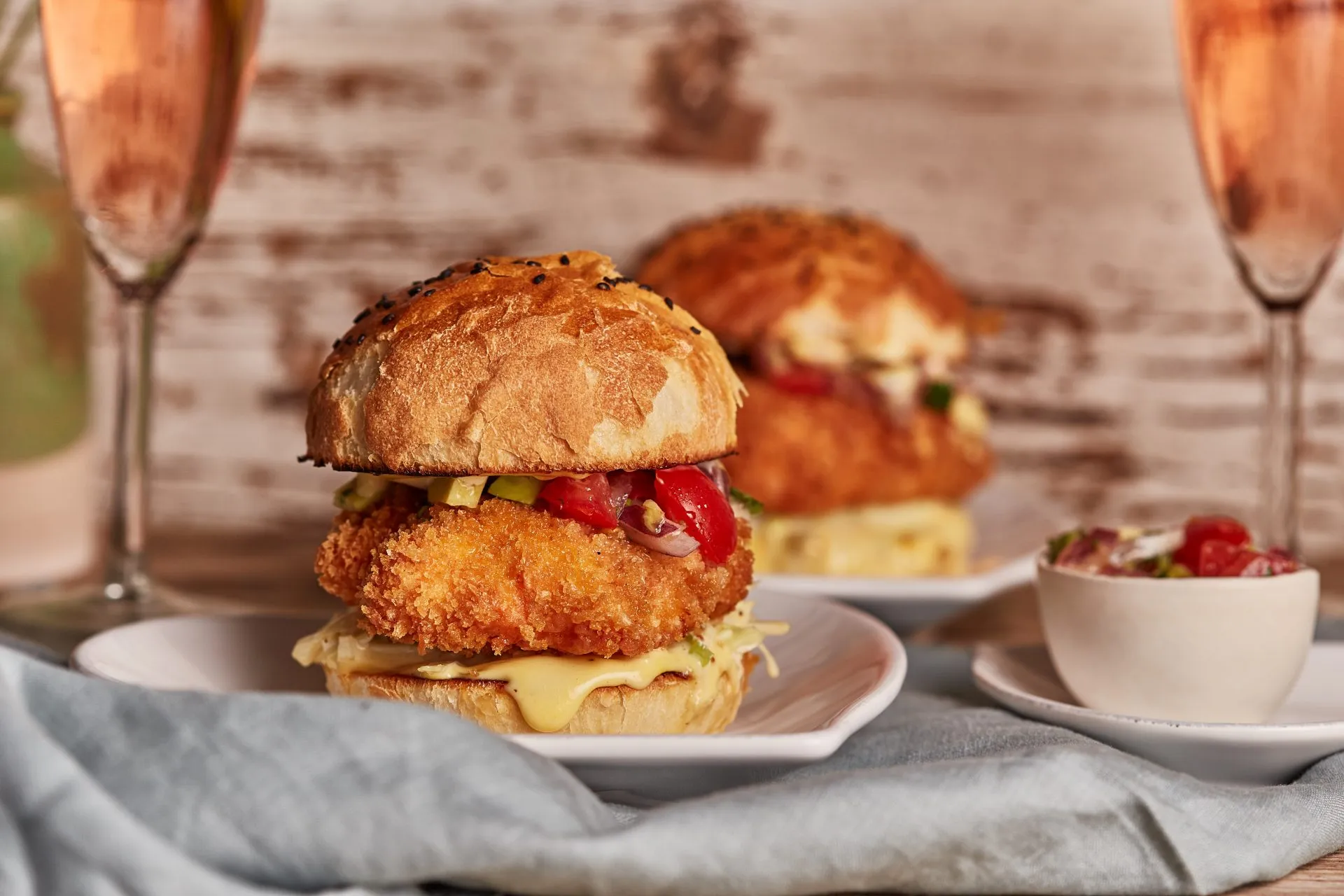 Zsötemburger tálalása